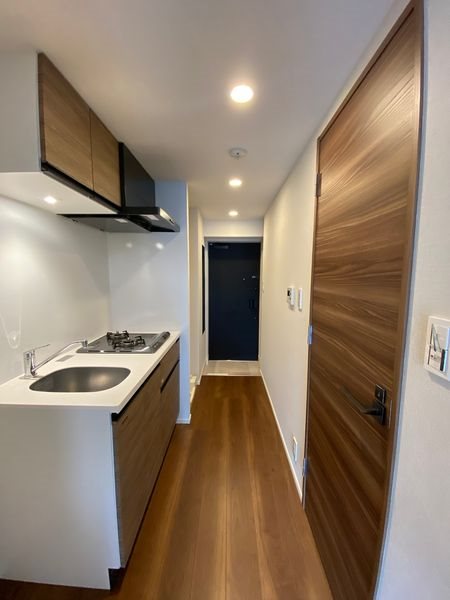 ＳＱＵＡＲＥ ＣＩＴＹ ＴＳＵＲＵＭＩ ＲＩＶＥＲＳＩＤＥ リビング