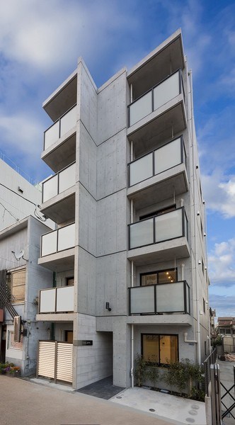 フィリップ藤崎 外観