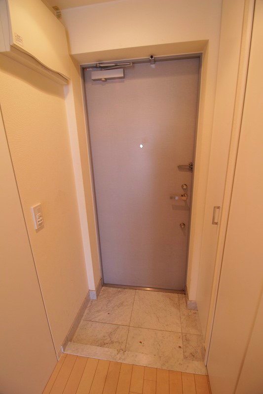 ドゥーエ浦安 玄関