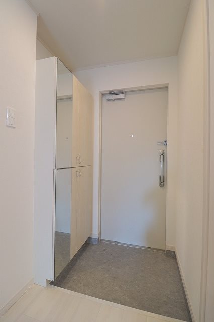 ラヴィベール妙典 玄関