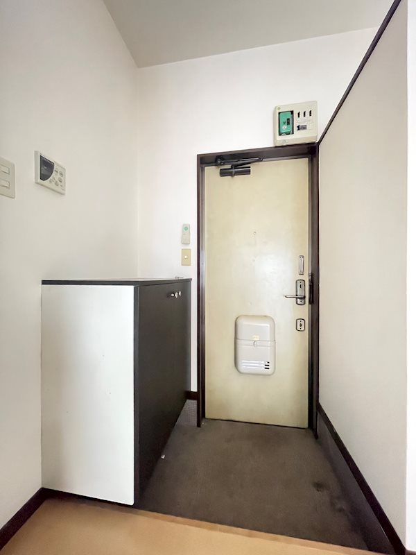 クレール加納B 玄関