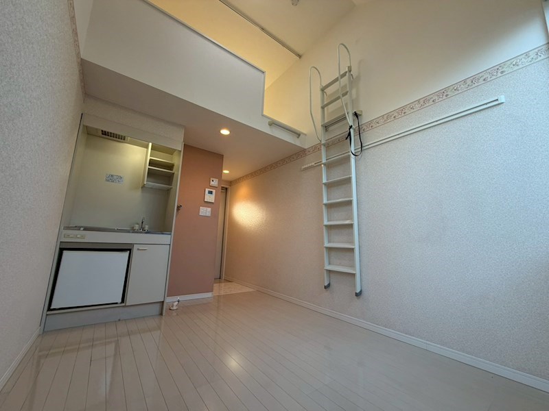 ユナイト鶴見ラ・マルシエール リビング