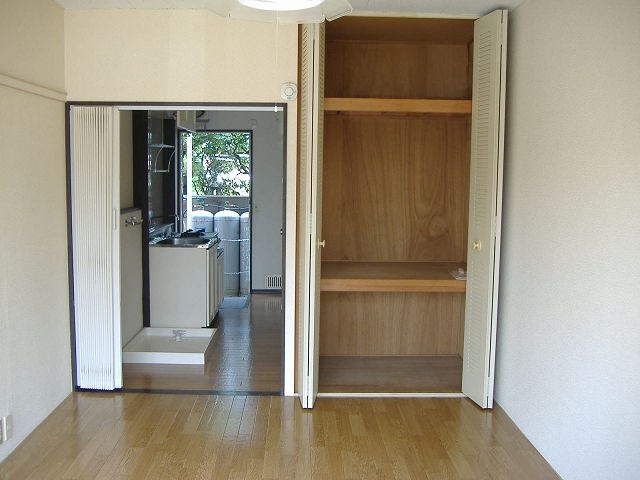 メゾンクレールA棟  リビング