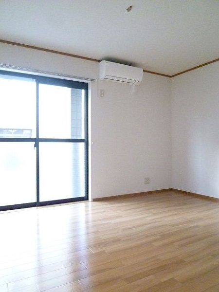 ヴィラージュエスト リビング