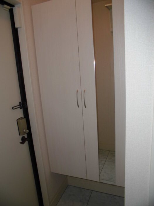 プレジール 玄関