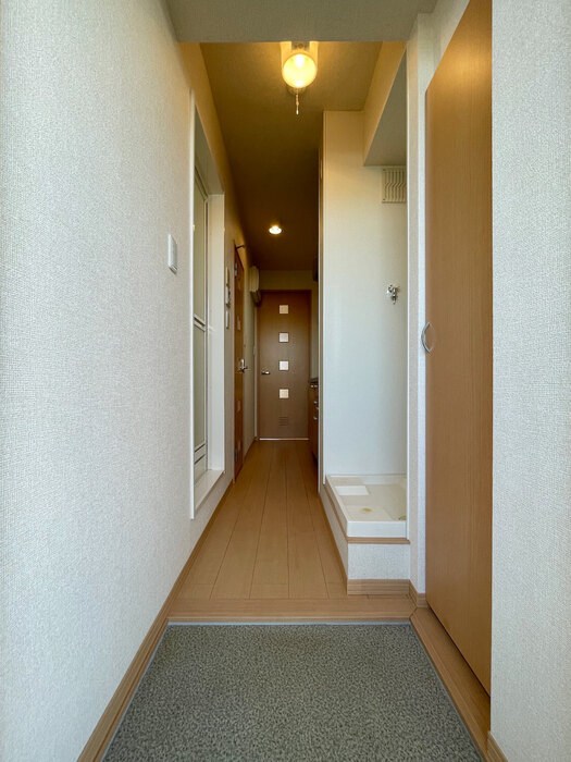 クレスト西戸部 玄関