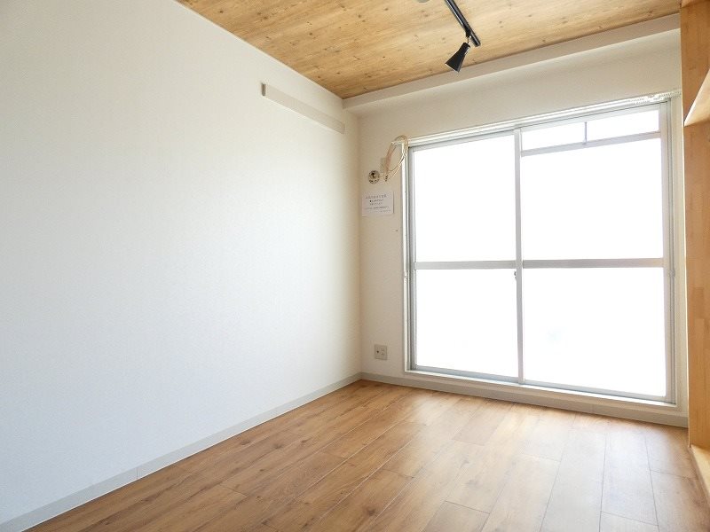 フローラ8 ベッドルーム