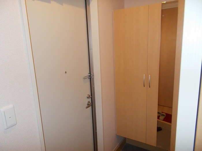 プランドール港南 玄関