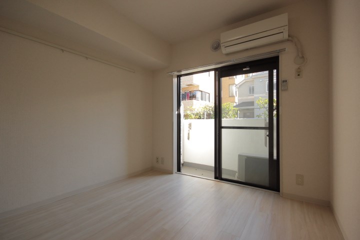 ローズガーデンA52 ベッドルーム