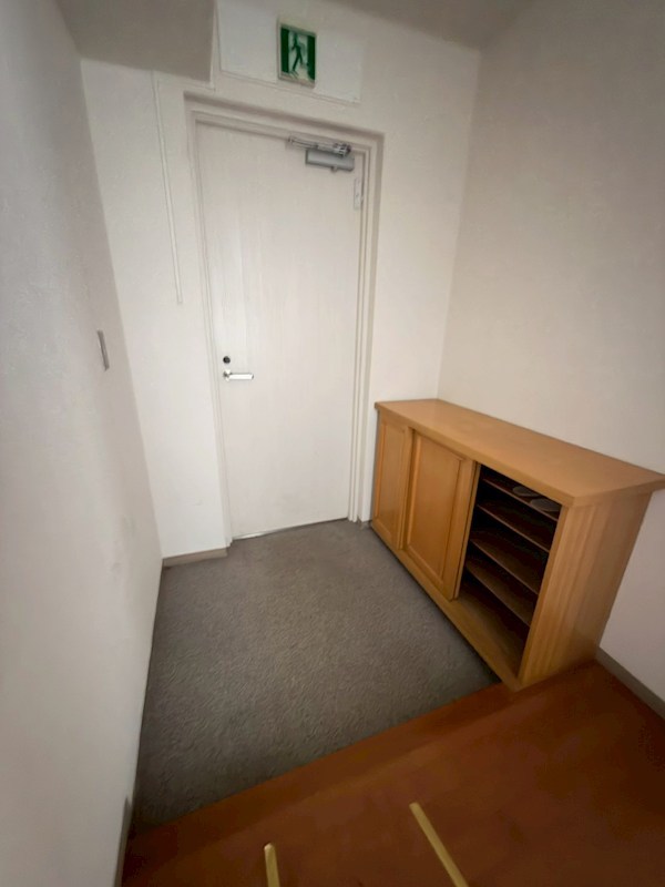 ウエストフラット 玄関