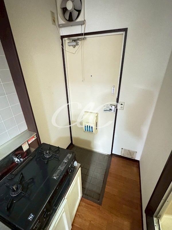 メゾンクレールA棟  玄関