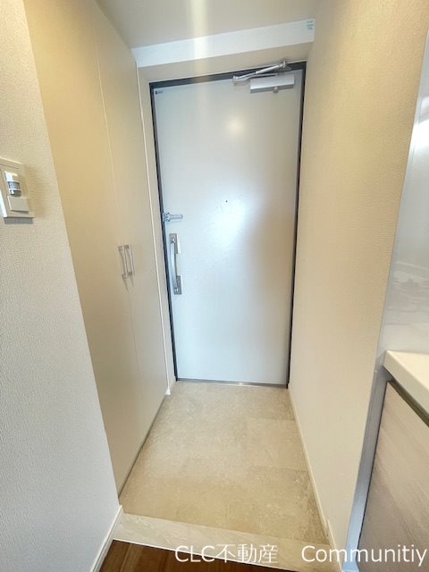 KDXレジデンス原木中山 玄関