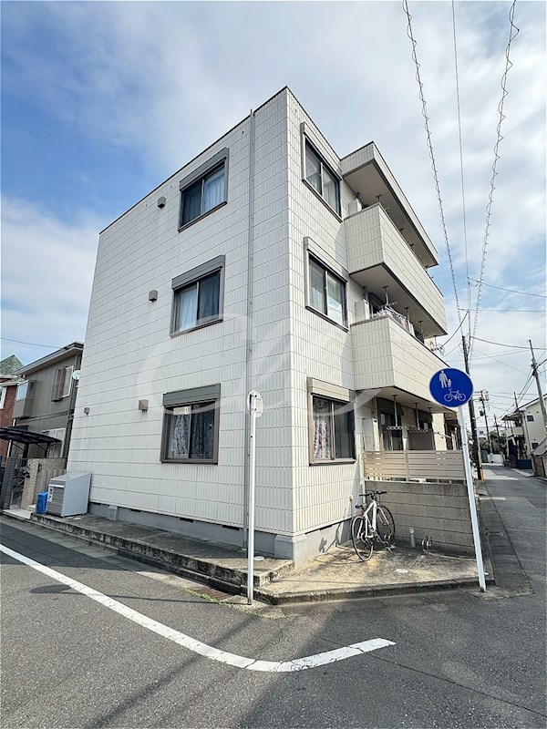 Maison de coin 外観