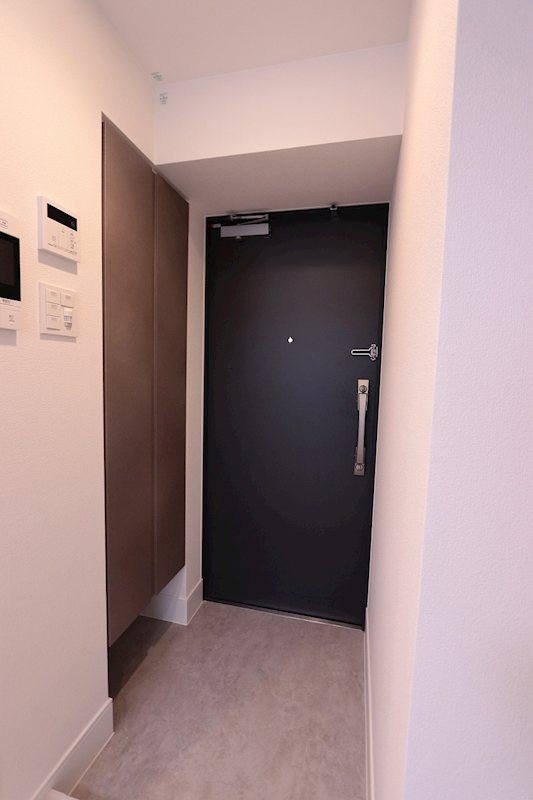 S-RESIDENCE原木中山azure 玄関