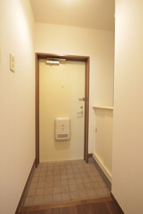 新潮通り一番館  玄関