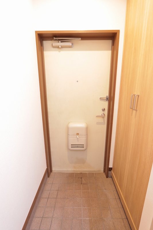 新潮通り一番館  玄関