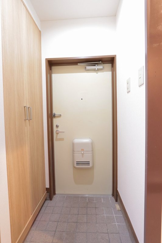 新潮通り一番館 玄関