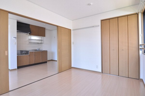 アベニュー リビング