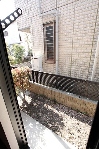 ハピネス２００２ ベランダ