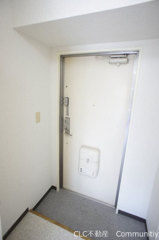 浅利ハイツ 玄関