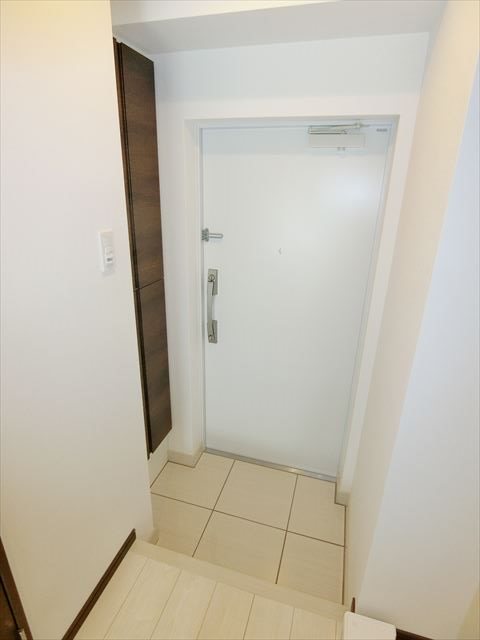 GENOVIA南行徳skygarden 玄関