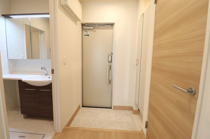 アベニール大倉山 玄関