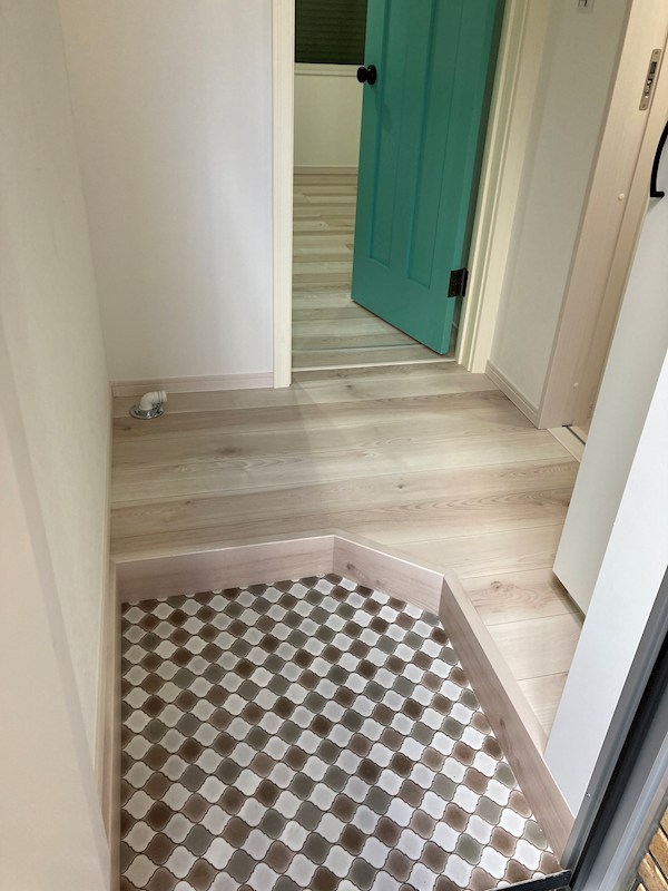 ハーミットクラブハウス金沢八景 B棟 玄関