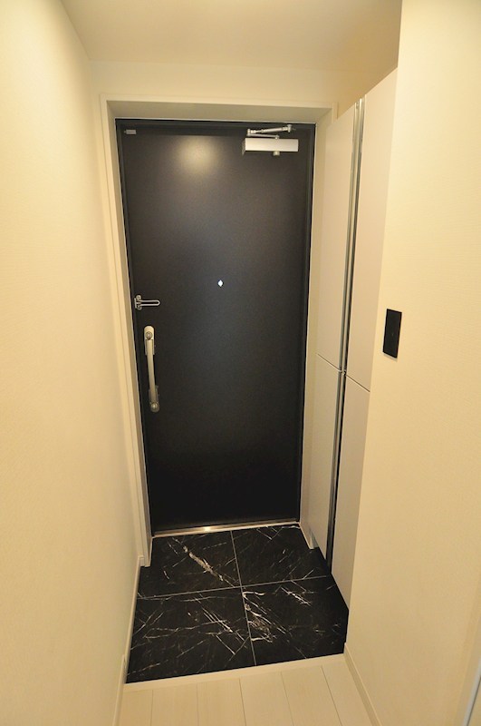 レピュア磯子駅前レジデンス 玄関