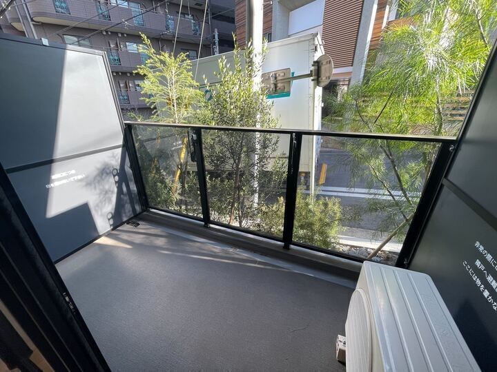 Log横浜伊勢町 ベランダ