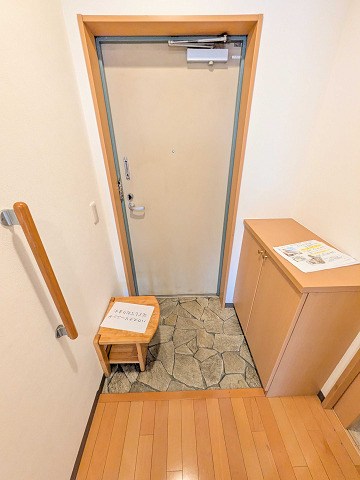 ウィンビュ三ツ沢 玄関