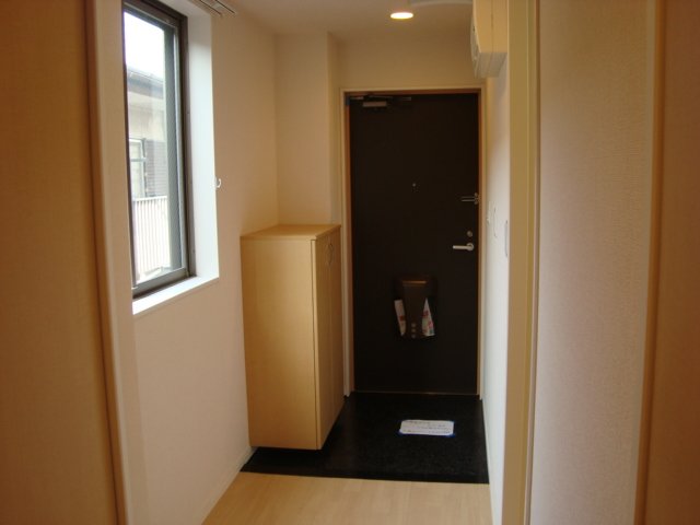 ロビュスト　メゾン 玄関