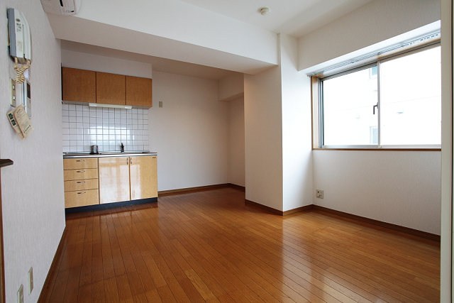 イーストフラット リビング