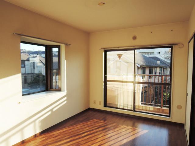 ピボアンヌ北寺尾Ａ棟 リビング