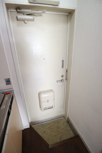 グランディ井田 玄関