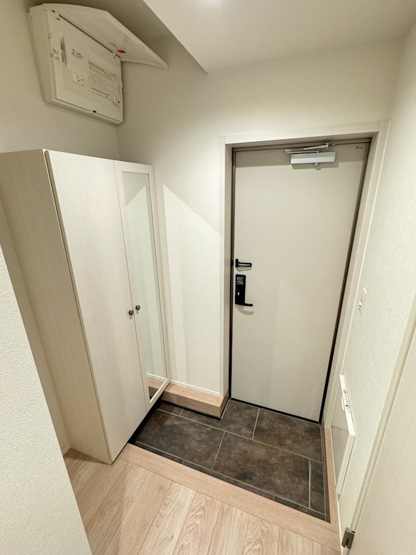 ルガロ　ノイエス 玄関