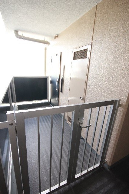 オチェアーノ南行徳 玄関