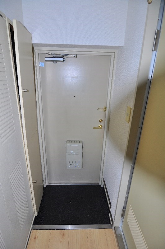 プレステージ横田 玄関