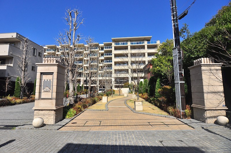 ヴェレーナシティ横浜根岸ザ・フロント 外観