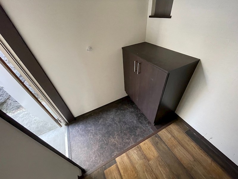 ルストーレ能見台 玄関