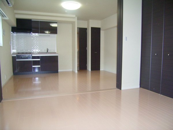 フェニックス新横濱参番館 リビング