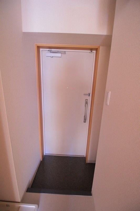 ガディス・パーク行徳壱番館 玄関