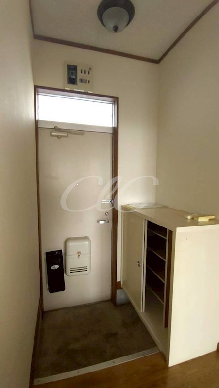 ドミール杉田 玄関