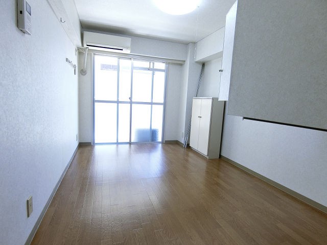 モア３ ベッドルーム