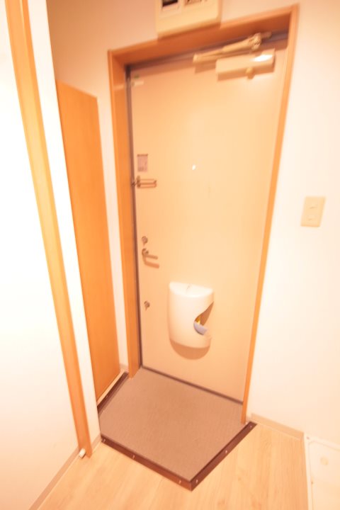 フローラ4 玄関