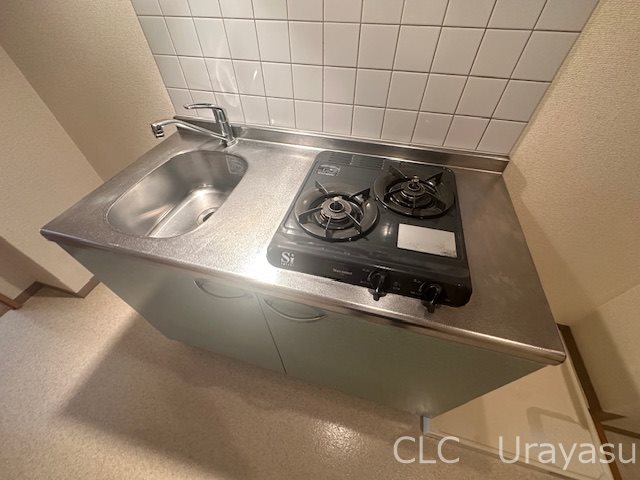 クレシア　アイ キッチン