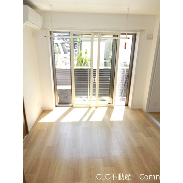 グランヴィーネ　Ichikawa リビング