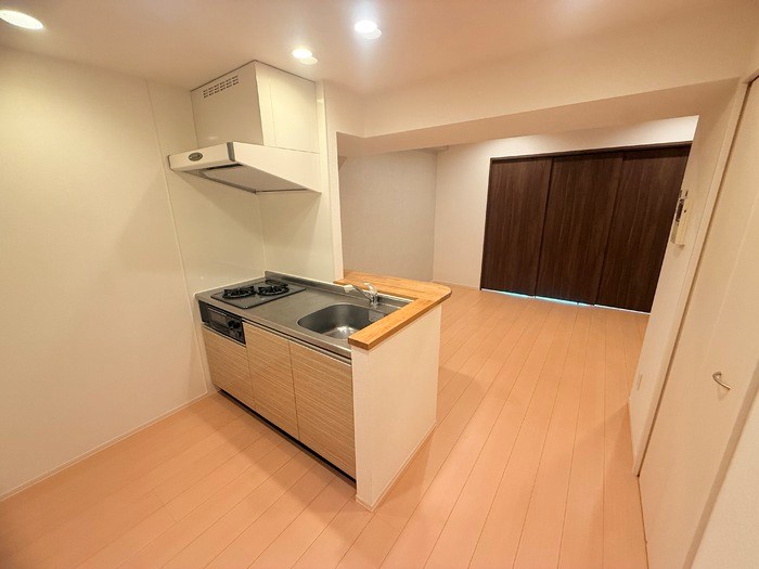 ジェイ・エス・ティ横浜東 リビング