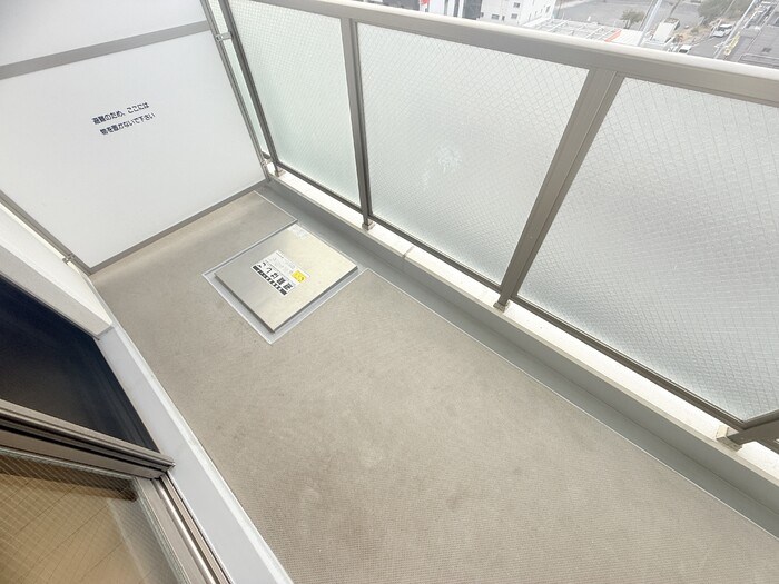 ジェイ・エス・ティ横浜東 ベランダ