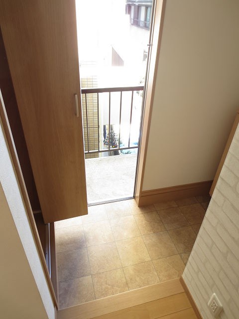 第2成田ハイツ 玄関