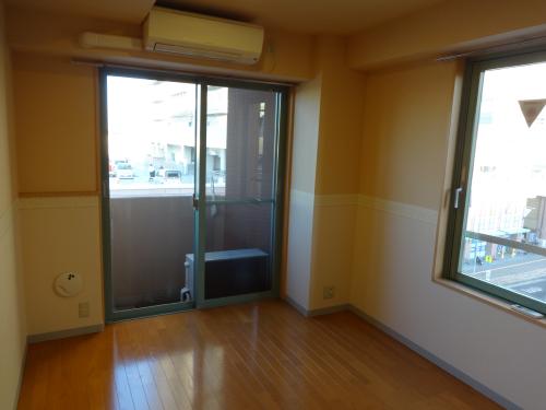 ヨコハマKYTビルディング  リビング